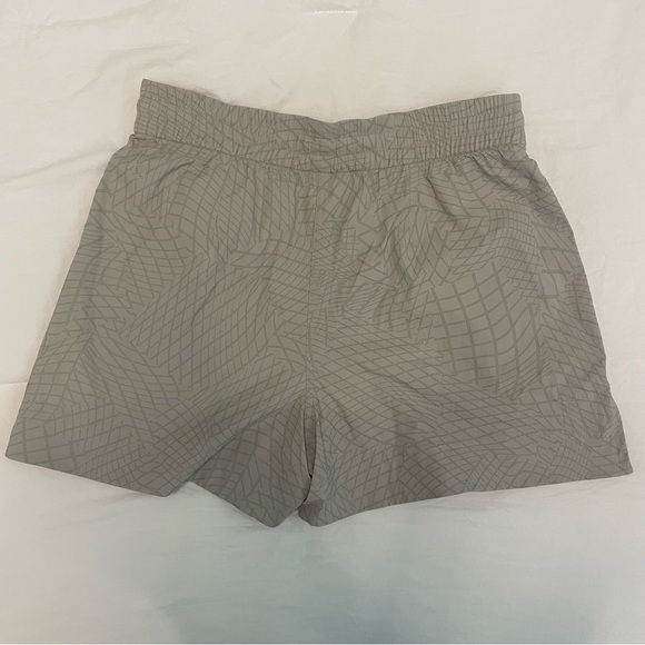 Lightweight HR Short 3.5” - Picture 3 of 3